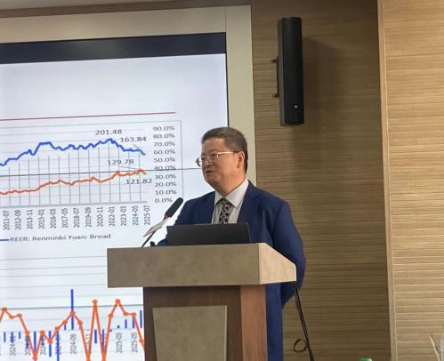 管涛：三方面因素支撑人民币汇率走强