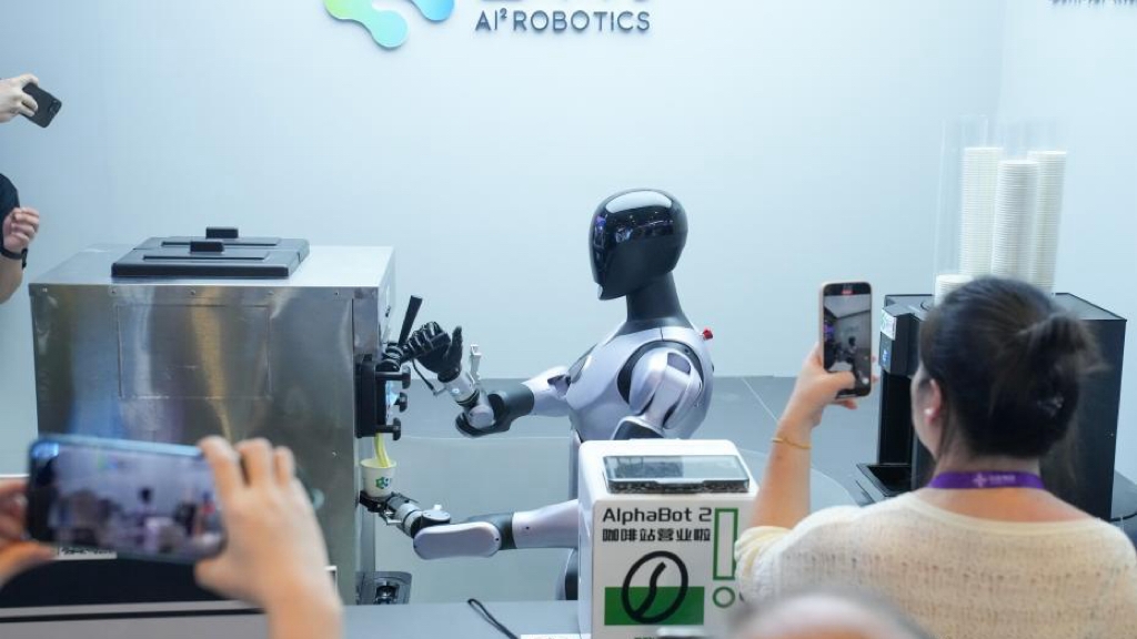 外籍记者点赞中国科技发展